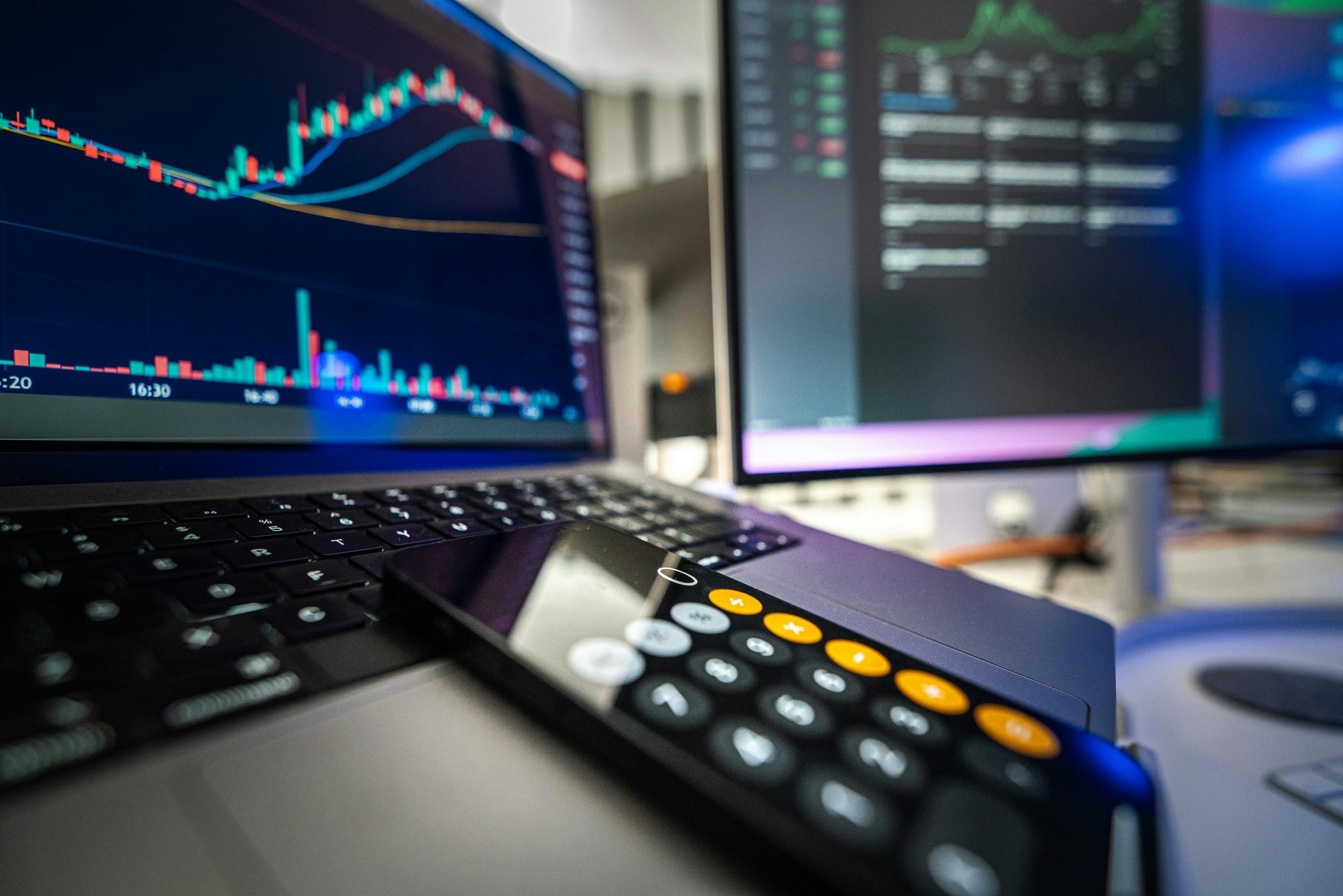 https://www.pexels.com/photo/financial-results-stock-market-25589797/