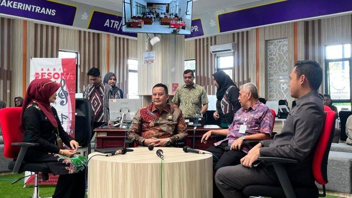 Pembukaan Gebyar Pelayanan Terpadu dan Investasi menandai puncak rangkaian peringatan satu tahun Mal Pelayanan Publik (MPP) Wonosobo beroperasi, Selasa (15/4/2025).