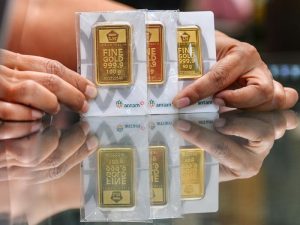 Emas Turun Harga