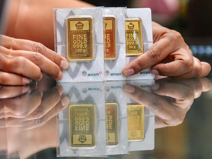 Emas Turun Harga