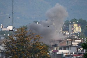 Pakistan mengeklaim berhasil menjatuhkasn 12 drone tempur India buatan perusahaan Israel di teritori udara negara tersebut pada Kamis (8/5) waktu setempat.
