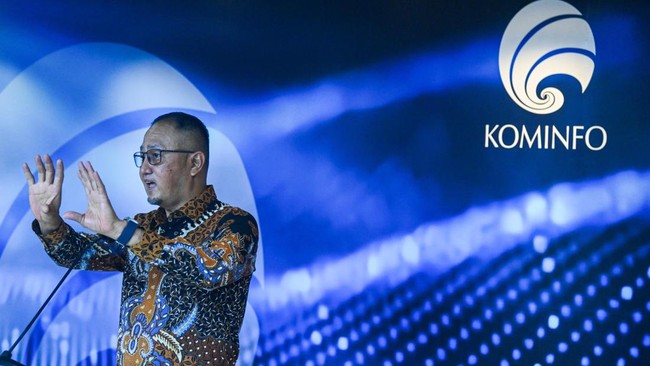 Mantan Dirjen Aplikasi Informatika (Aptika) Kemenkominfo Samuel Abrijani Pangerapan jadi tersangka kasus korupsi PDNS.