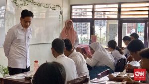 Wakil Presiden Gibran Rakabuming mengatakan pelajaran kecerdasan buatan akan dimasukkan ke dalam kurikulum pendidikan SD hingga SMA mulai tahun ajaran baru.
