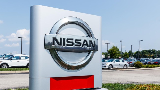 CEO Nissan yang baru, Ivan Espinosa, langsung melakukan restrukturisasi besar-besaran yang menyebabkan tujuh pabrik tutup dan 20 ribu pekerja kena PHK. (istockphoto/jetcityimage)