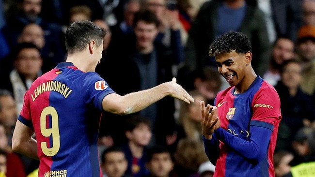 Barcelona menjuarai Liga Spanyol 2024/2025 usai tekuk Espanyol di pertandingan lanjutan La Liga di Stadion RCDE, Cornella de Llobregat, Jumat (16/5) dini hari.