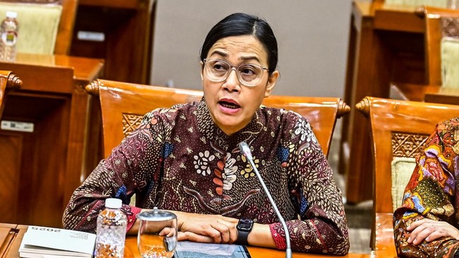 Menkeu Sri Mulyani mendorong Menteri ESDM Bahlil Lahadalia meningkatkan lifting minyak agar bisa mendekati 1 juta barel per hari (bph).