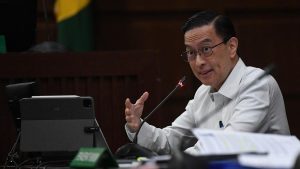 Terdakwa kasus dugaan korupsi impor gula Thomas Trikasih Lembong atau Tom Lembong menjawab pertanyaan Jaksa Penuntut Umum (JPU) saat sidang lanjutan di Pengadilan Tipikor, Jakarta, Selasa, 1 Juli 2025.